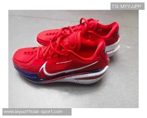 CaptainCade携手康宁汉姆打造独特美队主题球鞋融入个人风格元素