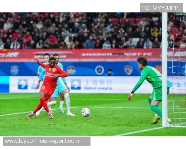 2026年怡宝中超联赛首轮激战上海海港不敌河南俱乐部遭遇开门黑